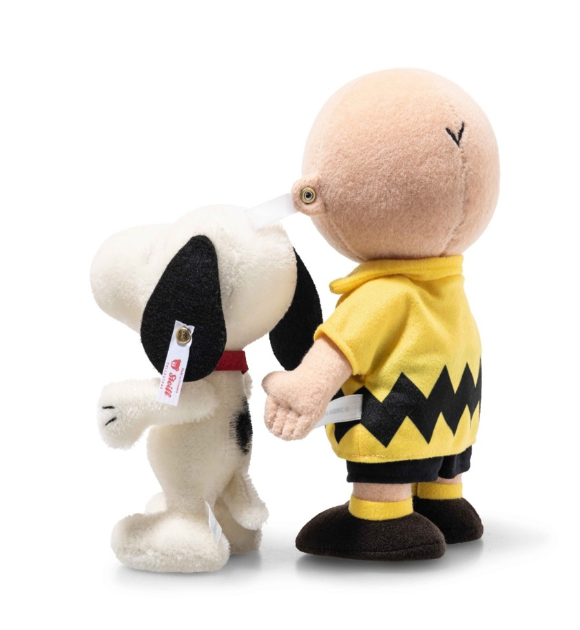 Charlie Brown with Snoopy 75th Anniversary 21cm