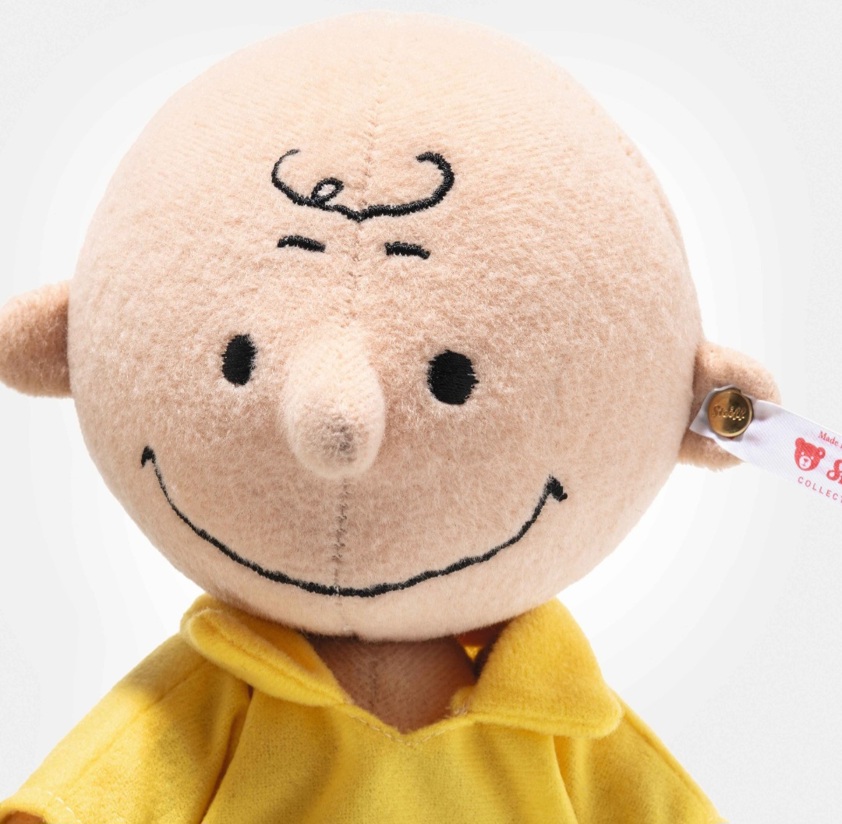 Charlie Brown with Snoopy 75th Anniversary 21cm