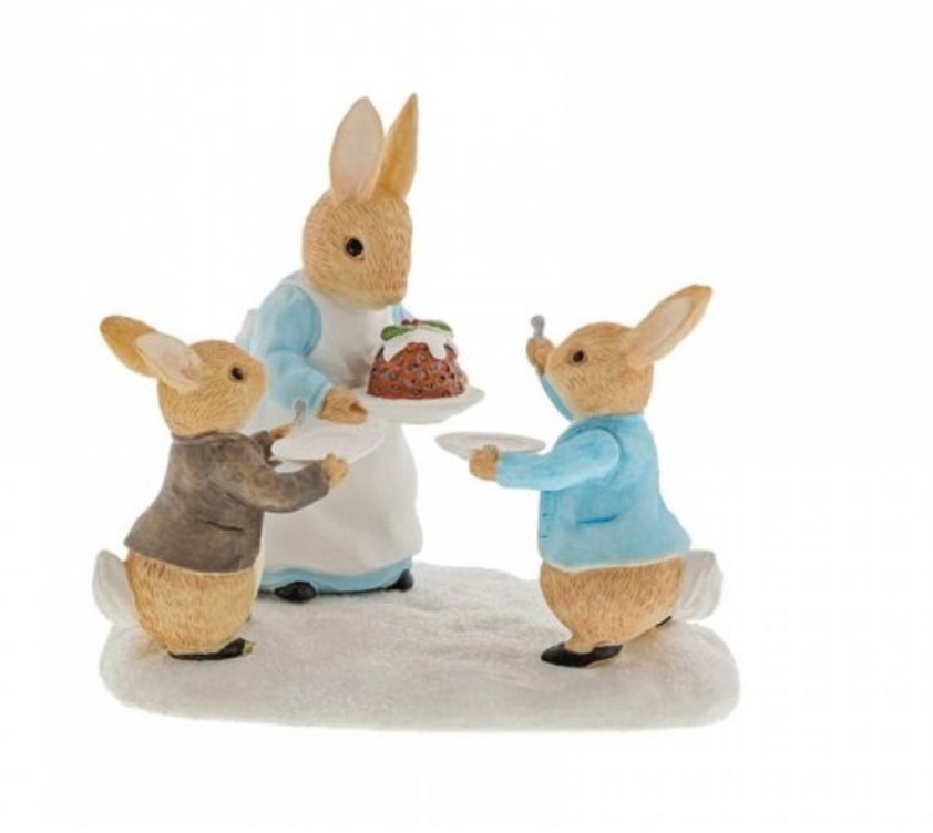 Beatrix Potter's Peter Rabbit: Mrs Rabbit with Christmas Pudding Figurine