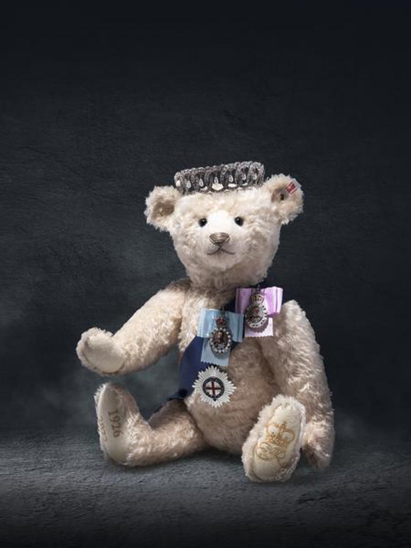 Queen Elizabeth II Memorial Bear - 53CM    Limited Edition of 214 Globally