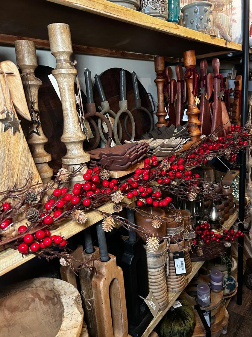 Berry Pinecone Garland