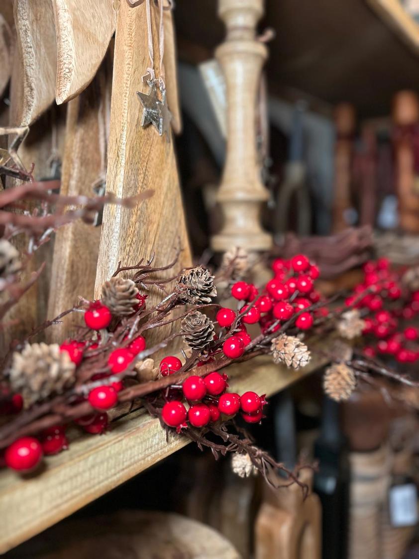 Berry Pinecone Garland