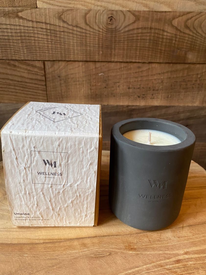 1 Wick Candle Unwind Candle