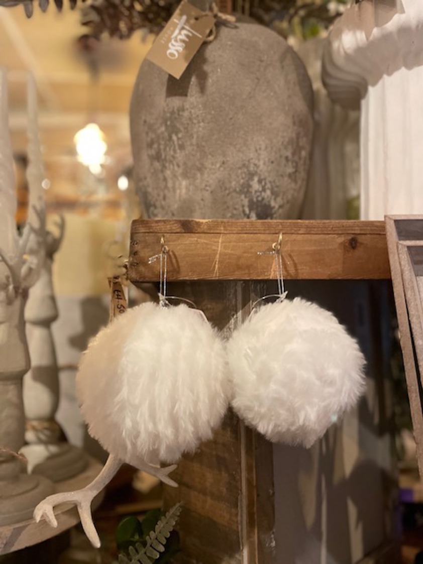 Xmas White Faux Fur Bauble