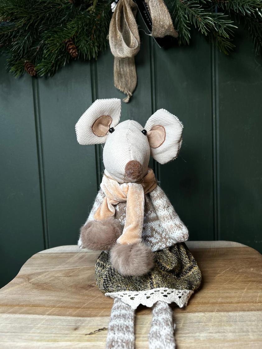 Sitting Mouse