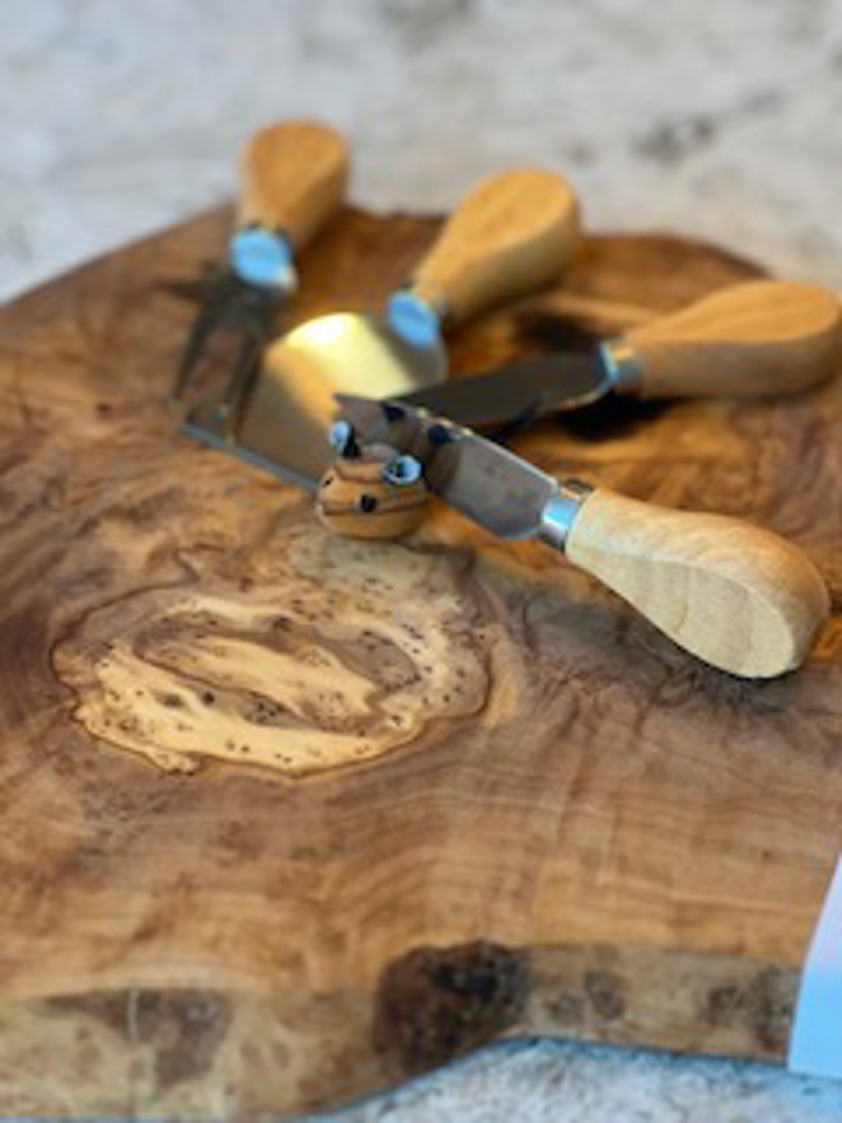 Artisan Olive Hand Crafted Rustic Board with Olive Mouse and Knife Set