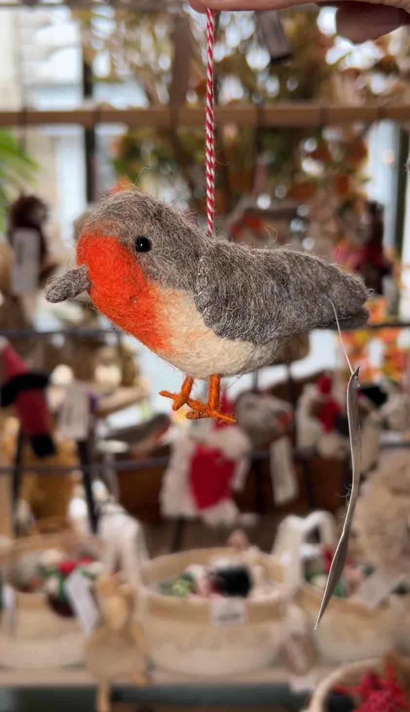 Felt Robin