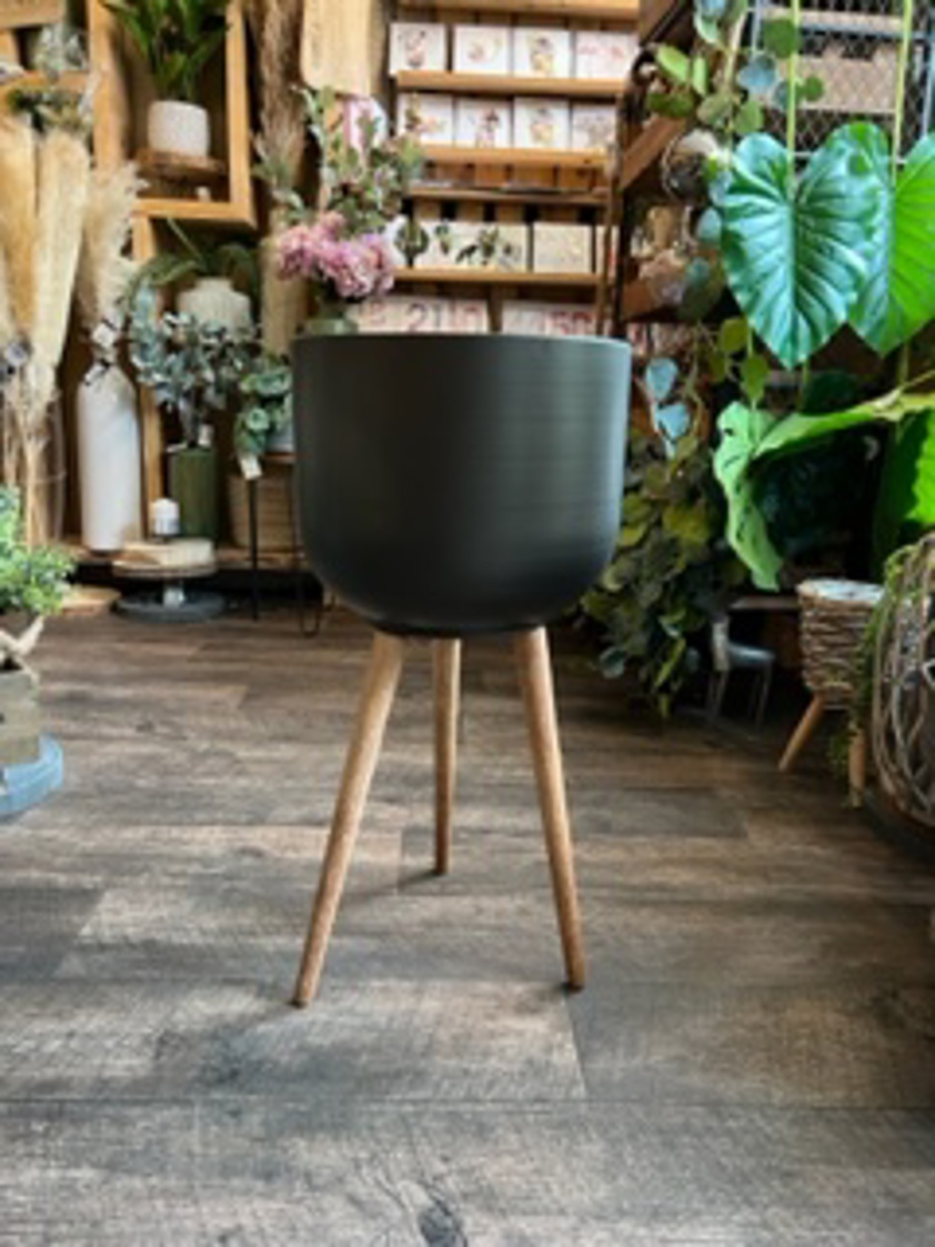 Small Black Metal with Wood Legs Planter 8251