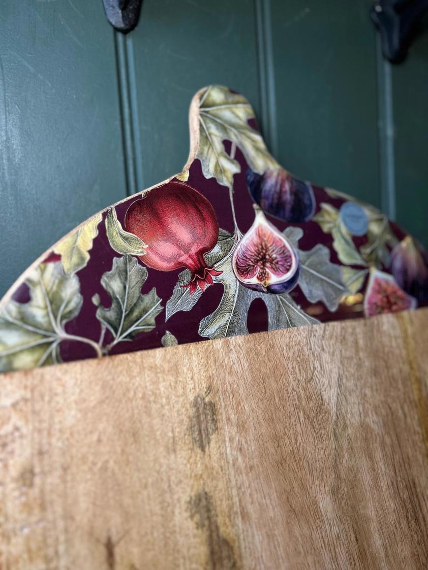 Mango Wood Pizza Board With Fig Design Enamel