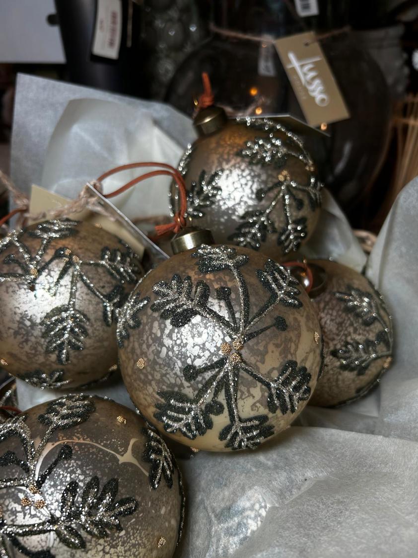 Gold Leaf Bauble