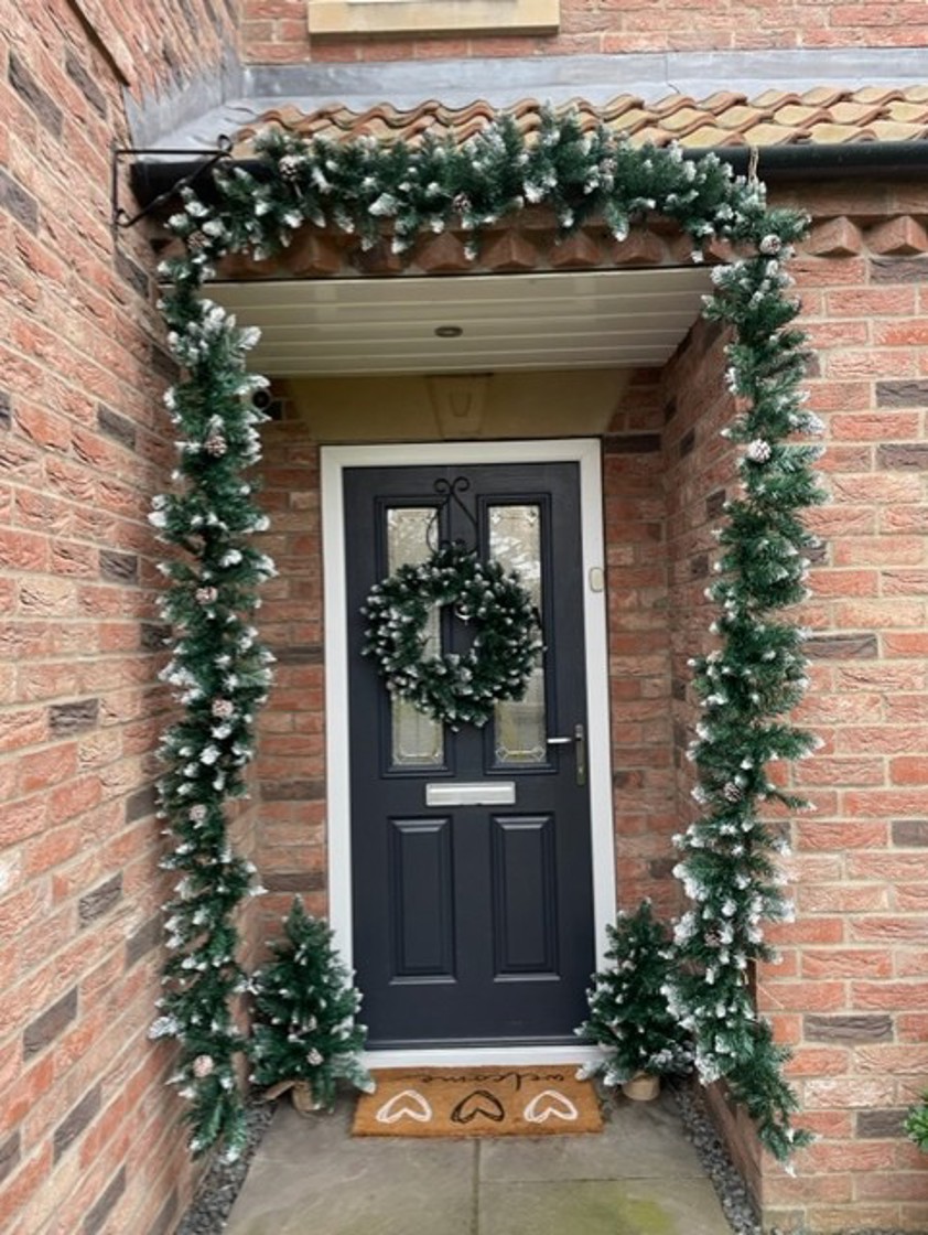 Green Chunky Garland 180cm 150 Tips- Arch