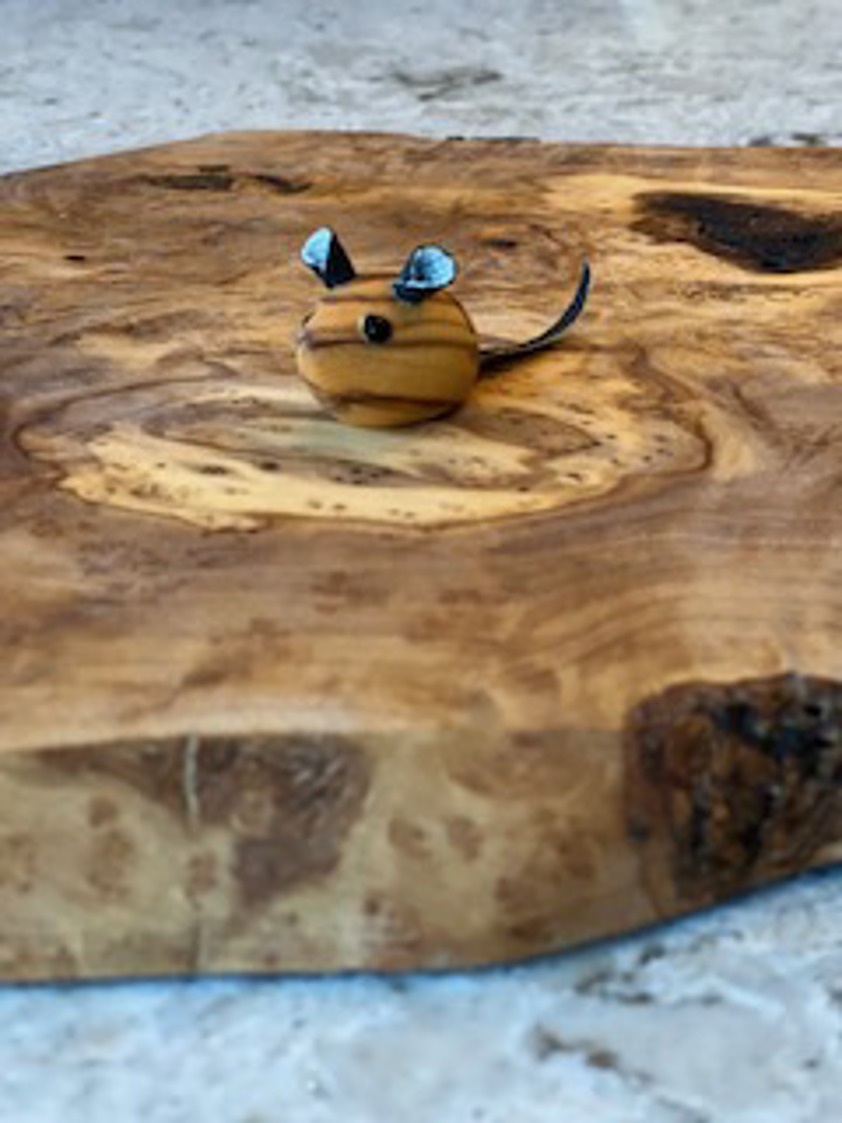 Artisan Large Olive Hand Crafted Board with Olive Mouse and Knife Set