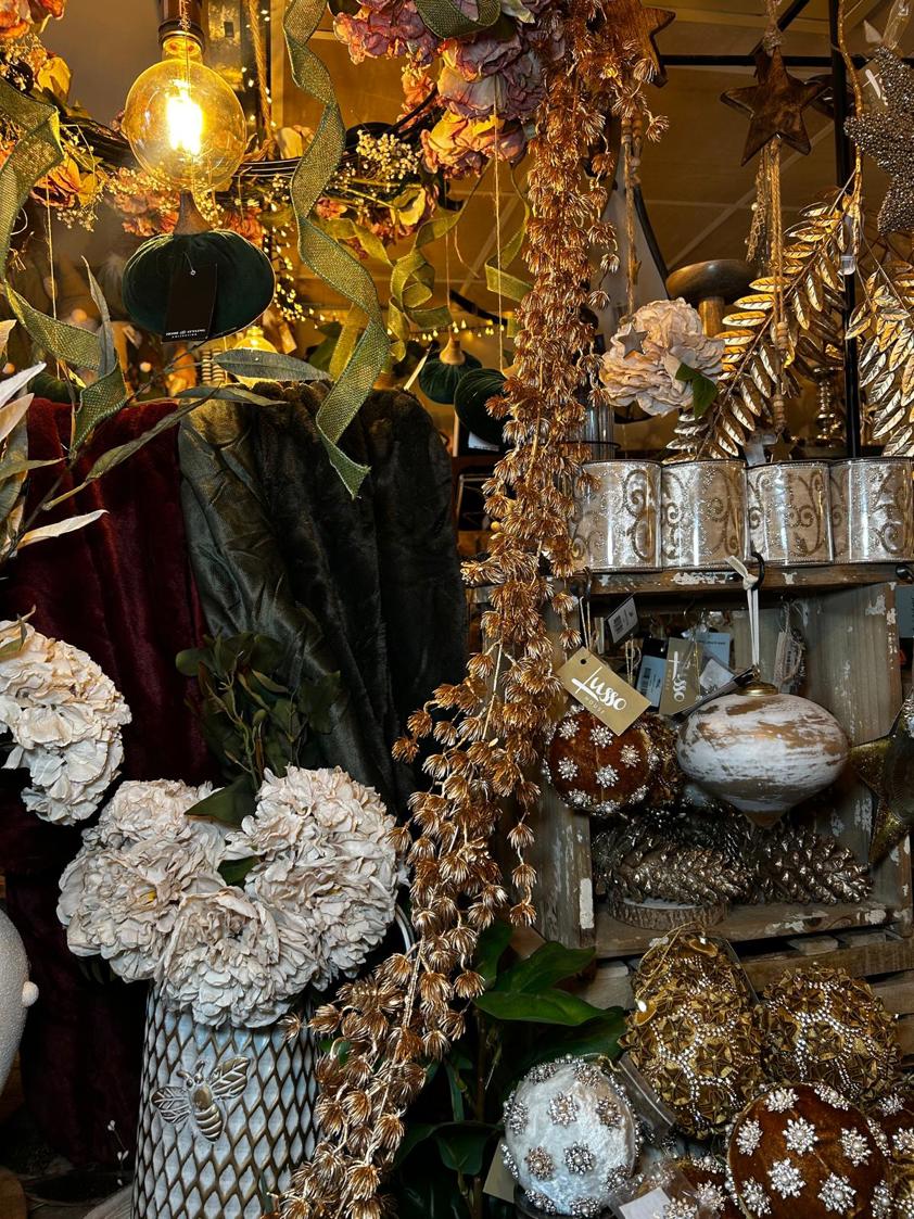 Fine Gold Pine Garland