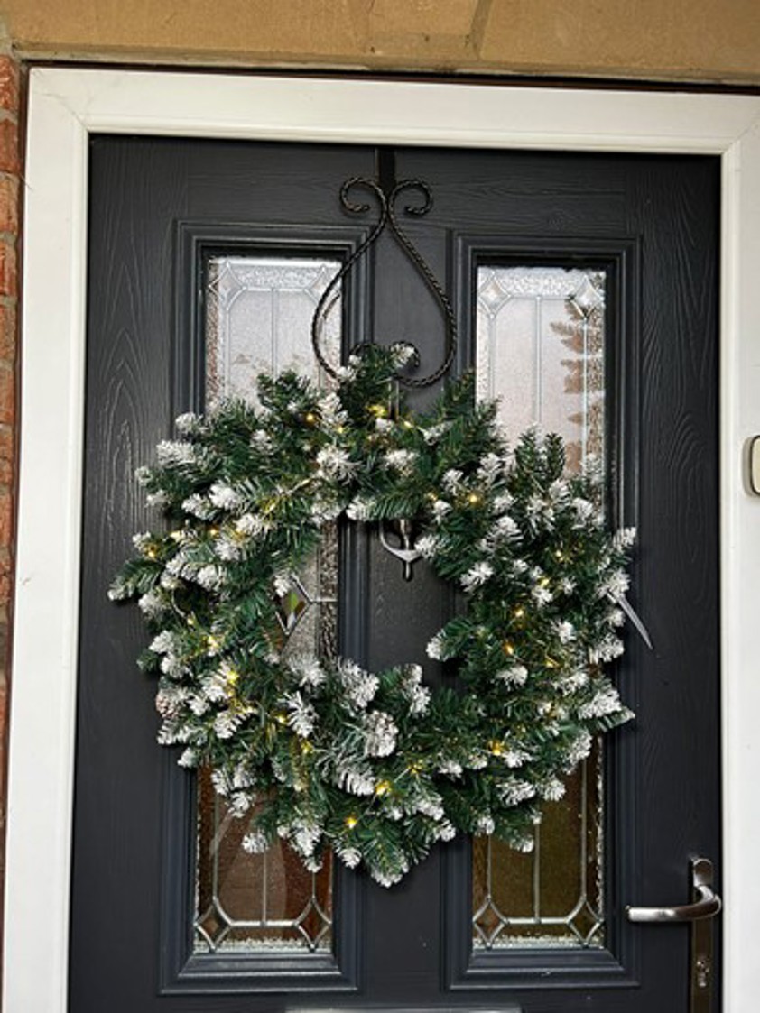 Green Wreath with Snow Tips