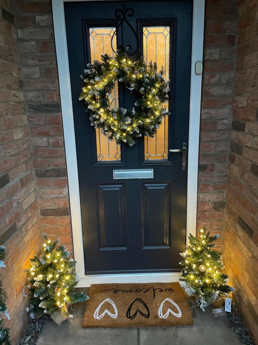 Green Wreath with Snow Tips