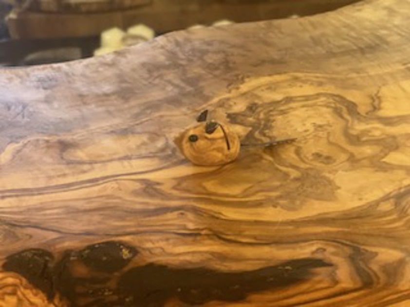 Artisan 50cm Olive Hand Crafted Board with Olive Mouse and Knife Set