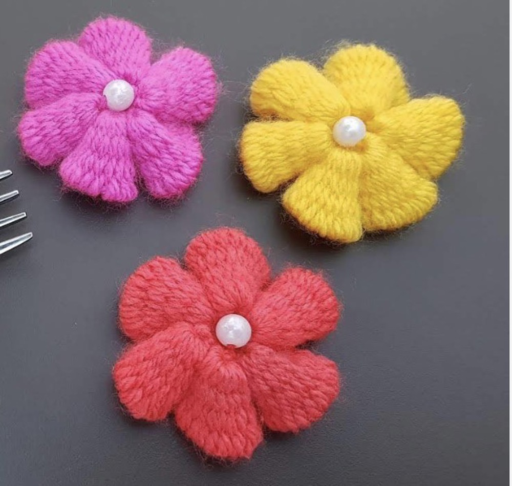 Wool flowers
