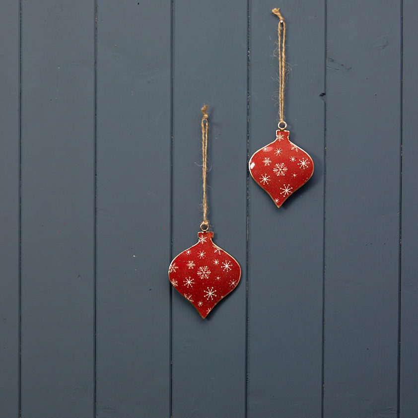 Hanging Red Patterned Bauble (9cm)