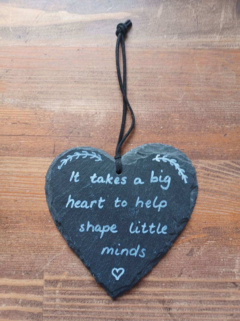 Big heart shapes Little minds Slate heart hanging 13cm LPJ