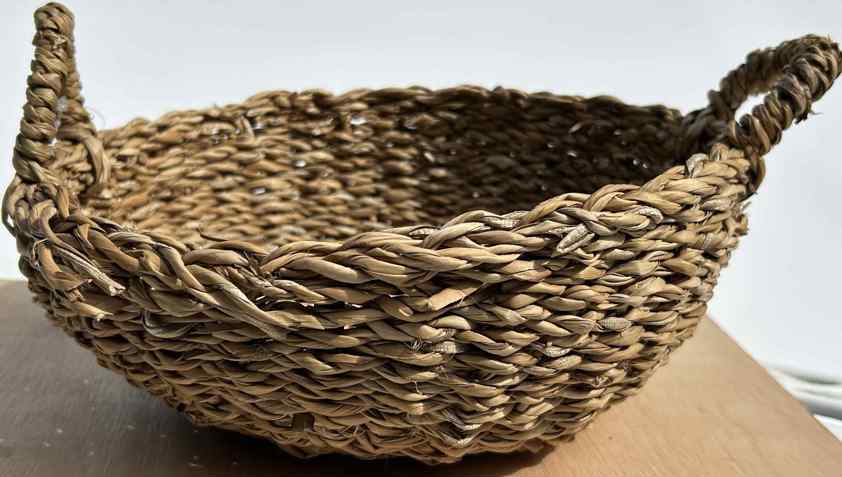 Hogla Round Bowl W/Handles
