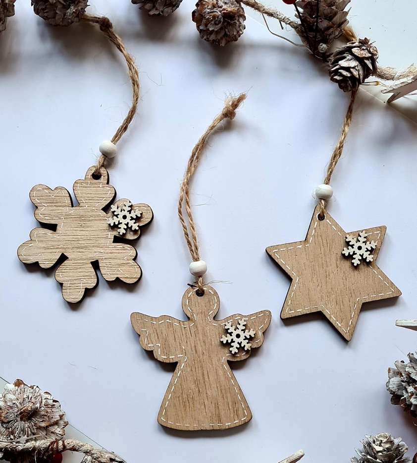 Wooden Decs With Snowflakes