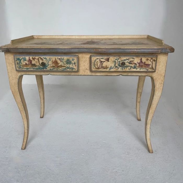 Tables & Desks