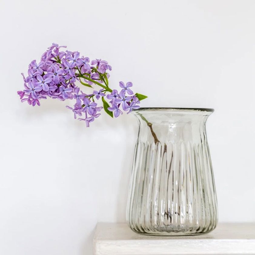 Stem Vase in Ribbed Artisan Glass