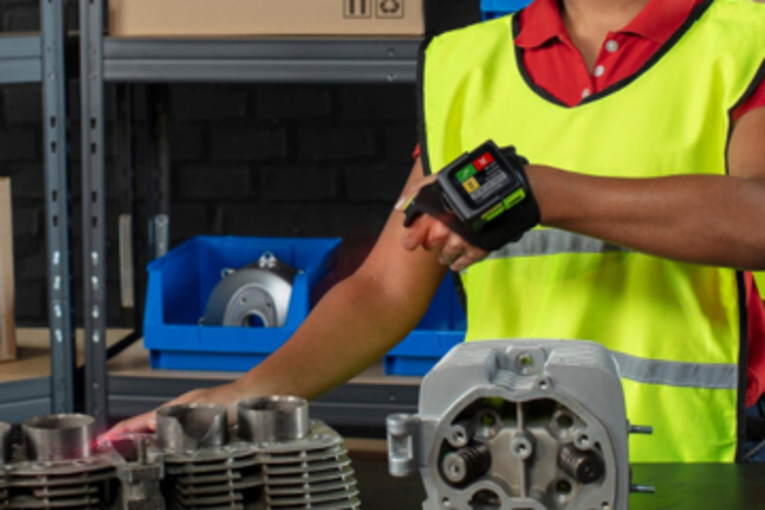 Enhancing Efficiency and Collaboration with the WS50 RFID Android Wearable Computer