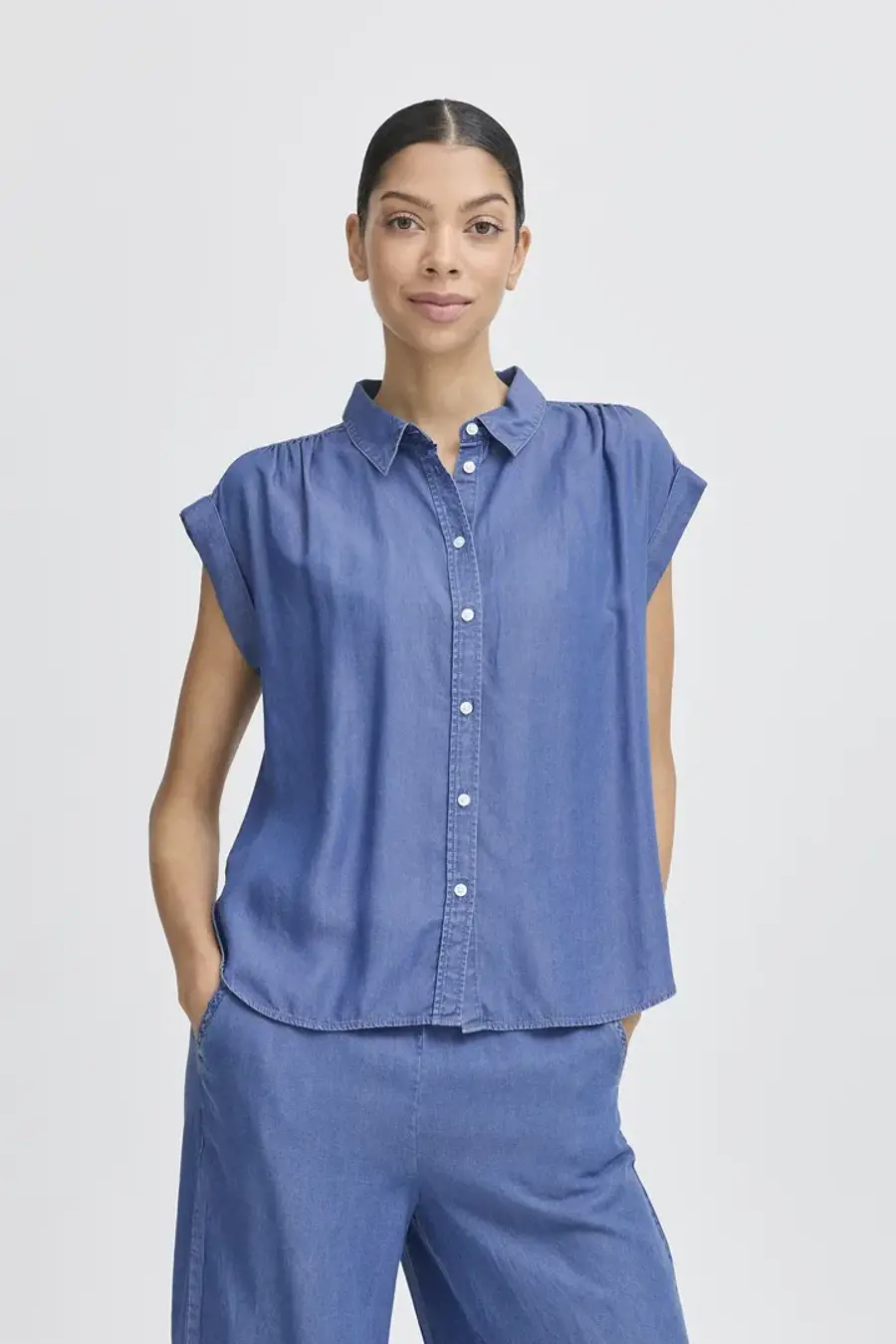 Tops & T-Shirts