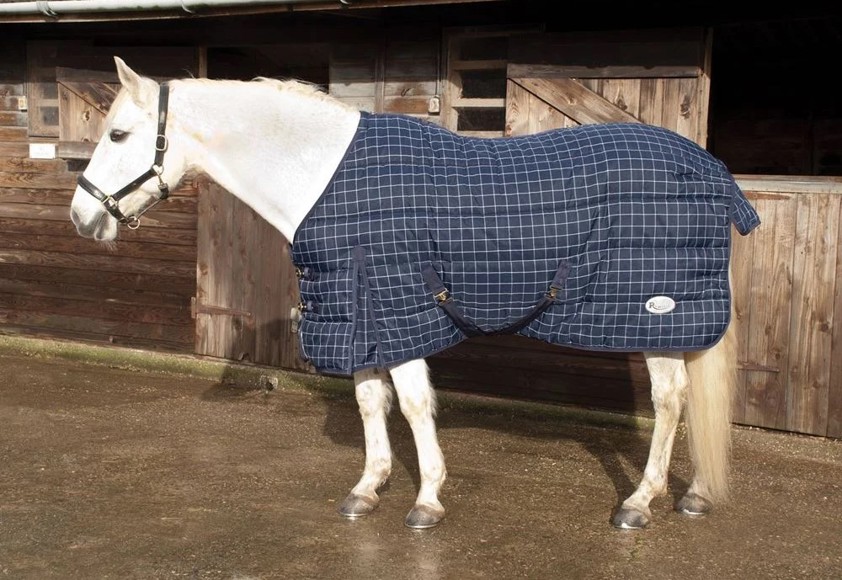 Navy/White Chicago 100g Stable Quilted Rug