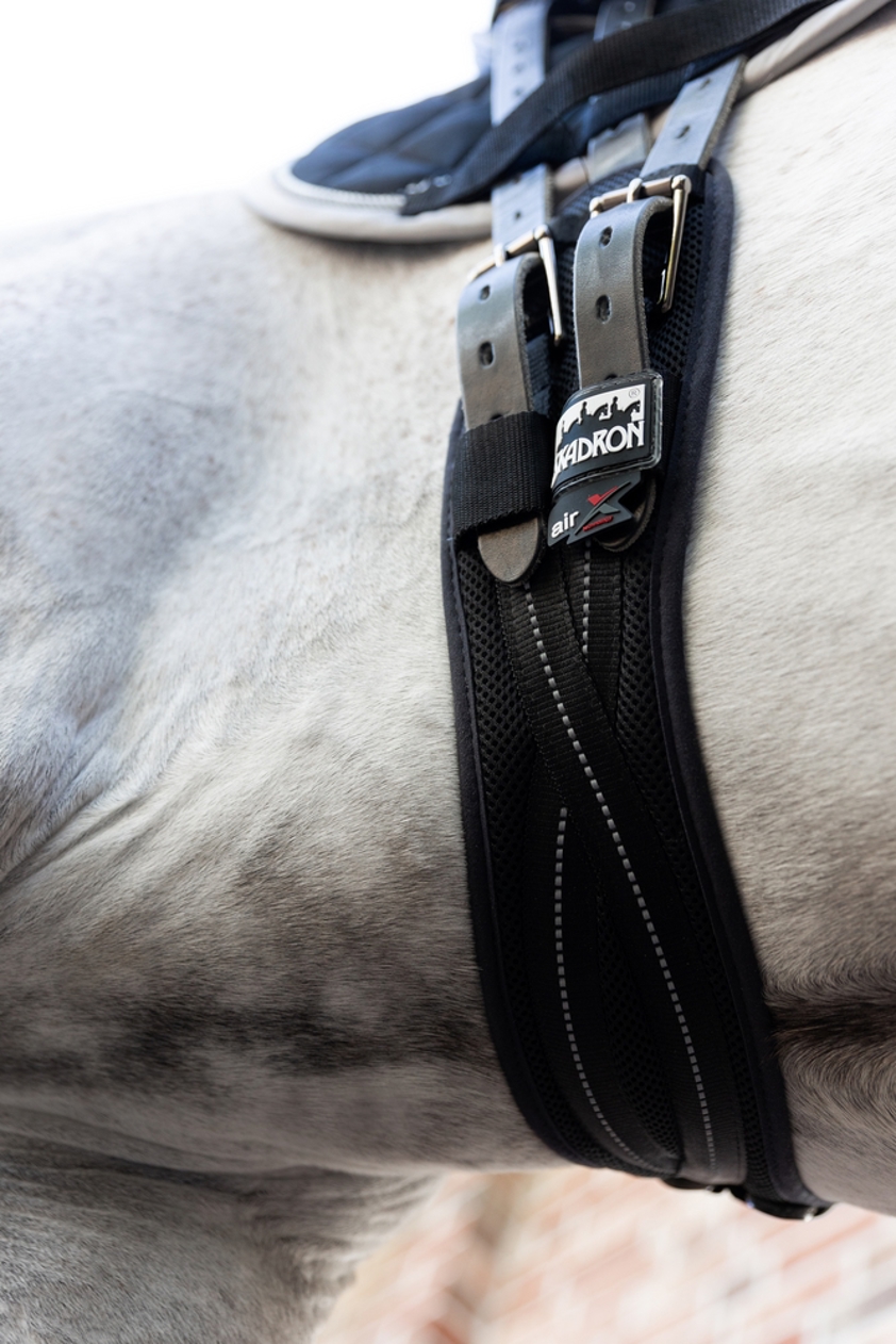 Black Eskadron Mesh Dressage Girth