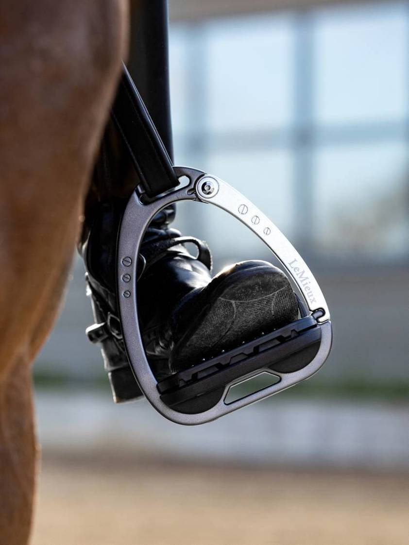 Carbon/Silver LeMieux Vector Balance Stirrup