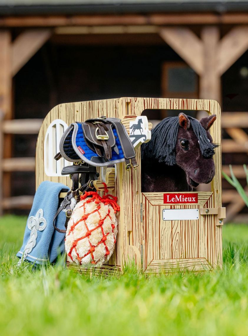 Wood Colour LeMieux Toy Pony Wooden Stable Set
