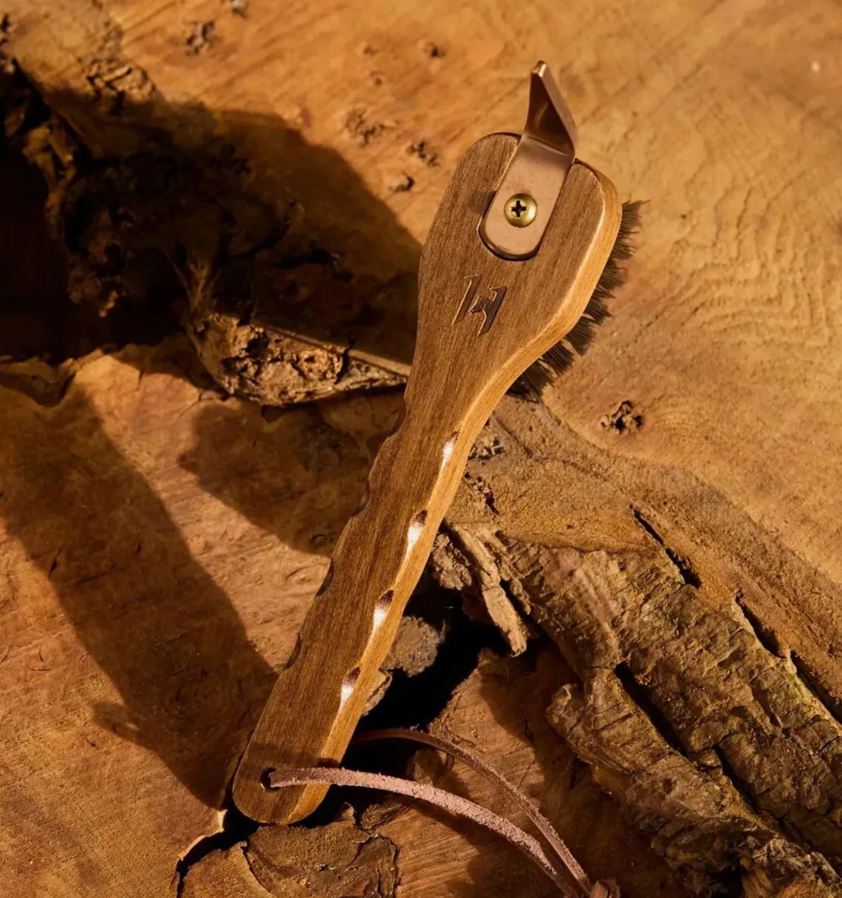 Hoof Pick Horseware Signature Wood & Natural Fibre Brushes