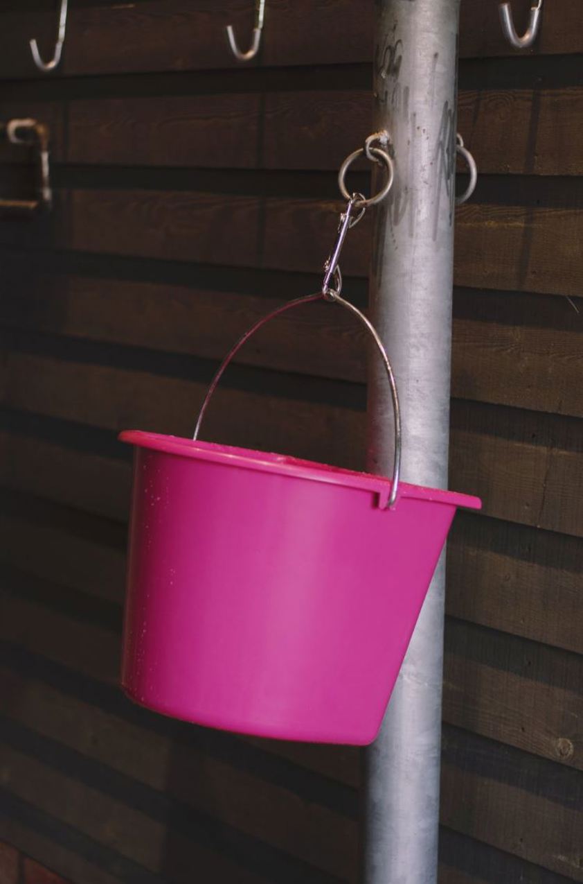 Black Flat Back Bucket 15L