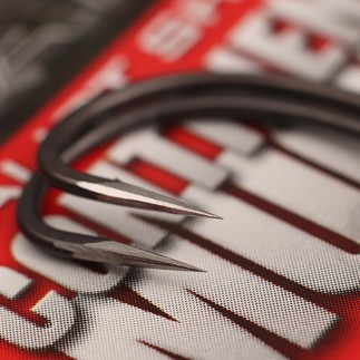 2 Gardner Hand Specialist Sharpened Covert Dark Continental Hooks