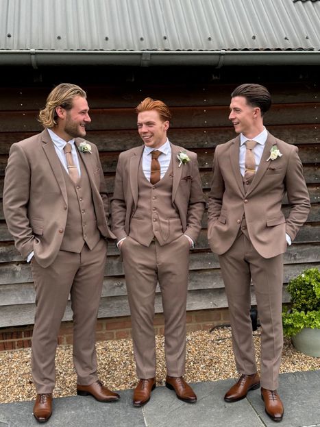 Richard & Josie Hunter Content Creation By @bloominglovestories 