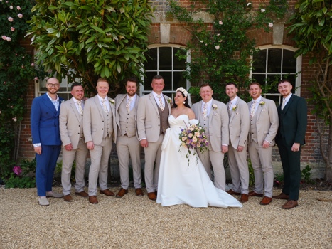 Phoebe and Matt Richards - Photography By: @paint.the.moment