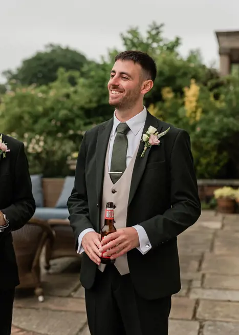 Mr and Mrs Weeks Photography By: @charlottestonehamphotography