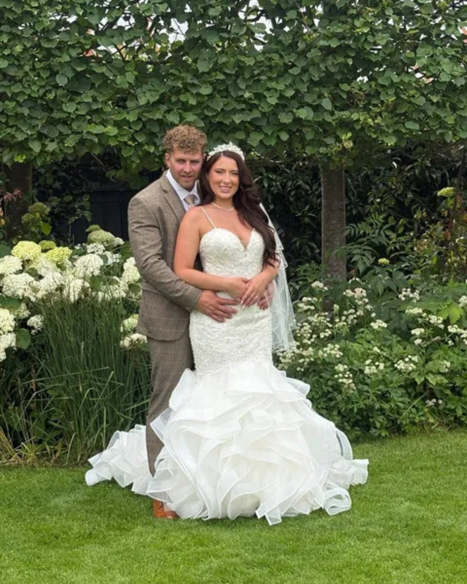 Mr & Mrs Cocks! By the wonderful @andybowleyphotography