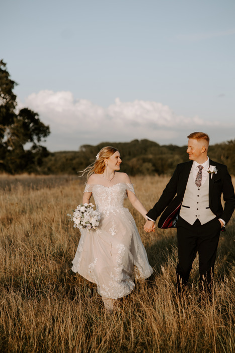 Jamie and Becca Moat Photo By @studiorougephotography