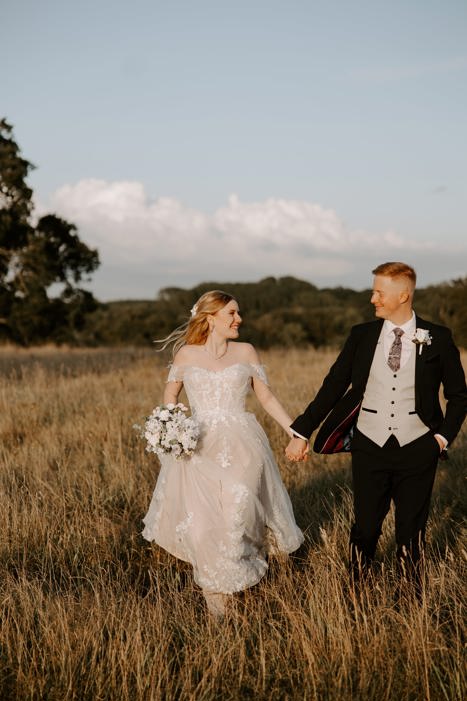 Jamie and Becca Moat Photo By @studiorougephotography