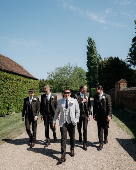 Mr & Mrs Cox @laurenmitchell.photography