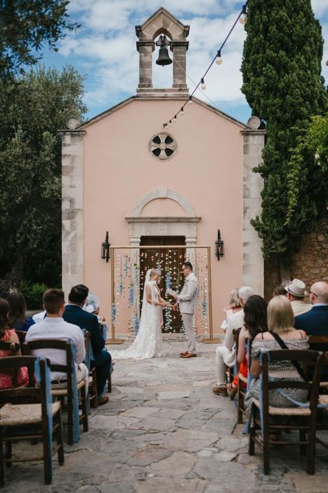 Dake and Annie photo by @sarahhurjaphotography 