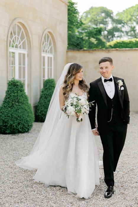  Steve and Annie Photography by @whitestagweddings