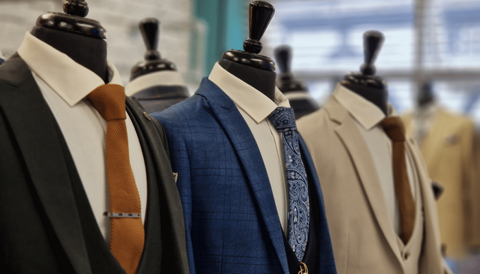 Groomsmen Suits: The Art of Coordinating While You Shine