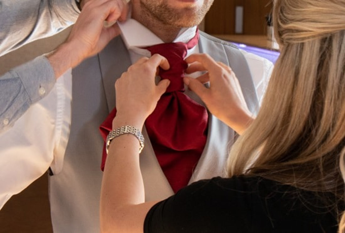 How to tie a cravat: A step-by-step guide