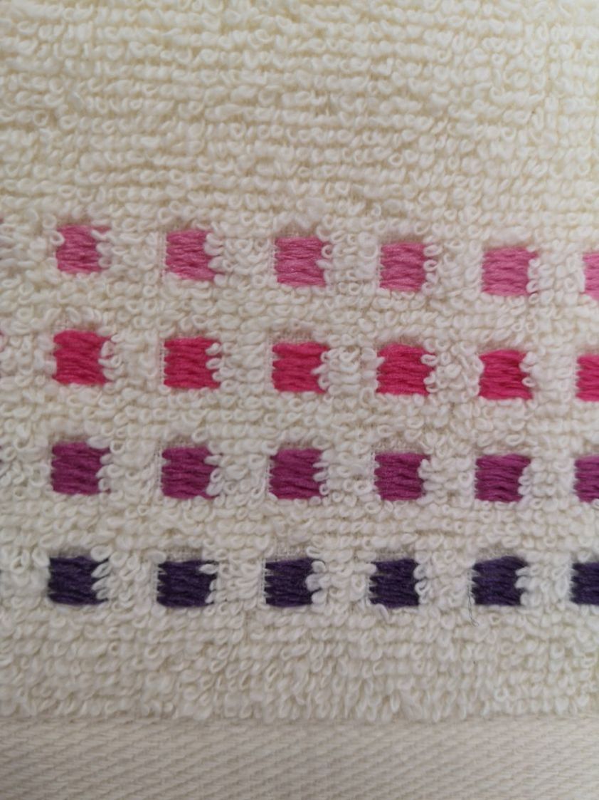 Cream/Pink Tone Squares Guest Towels