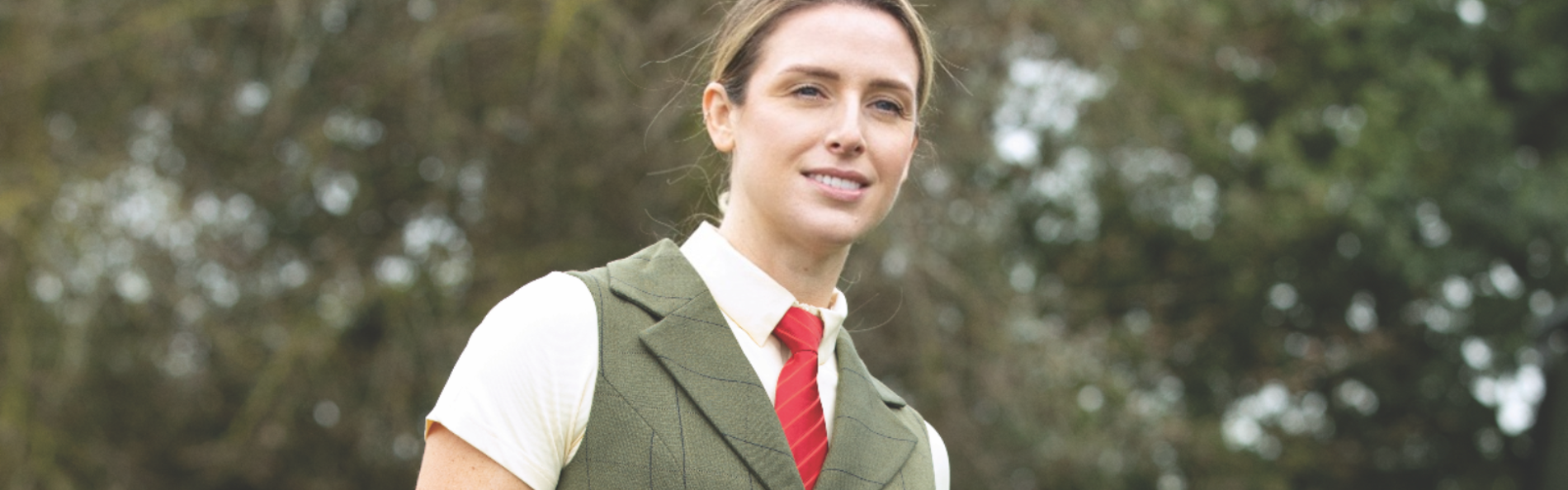 English Riding Clothes: Complete Guide to the Classic Equestrian Look (+ Style Tips) Saledock.Ecommerce.Core.Models.ImageDTO