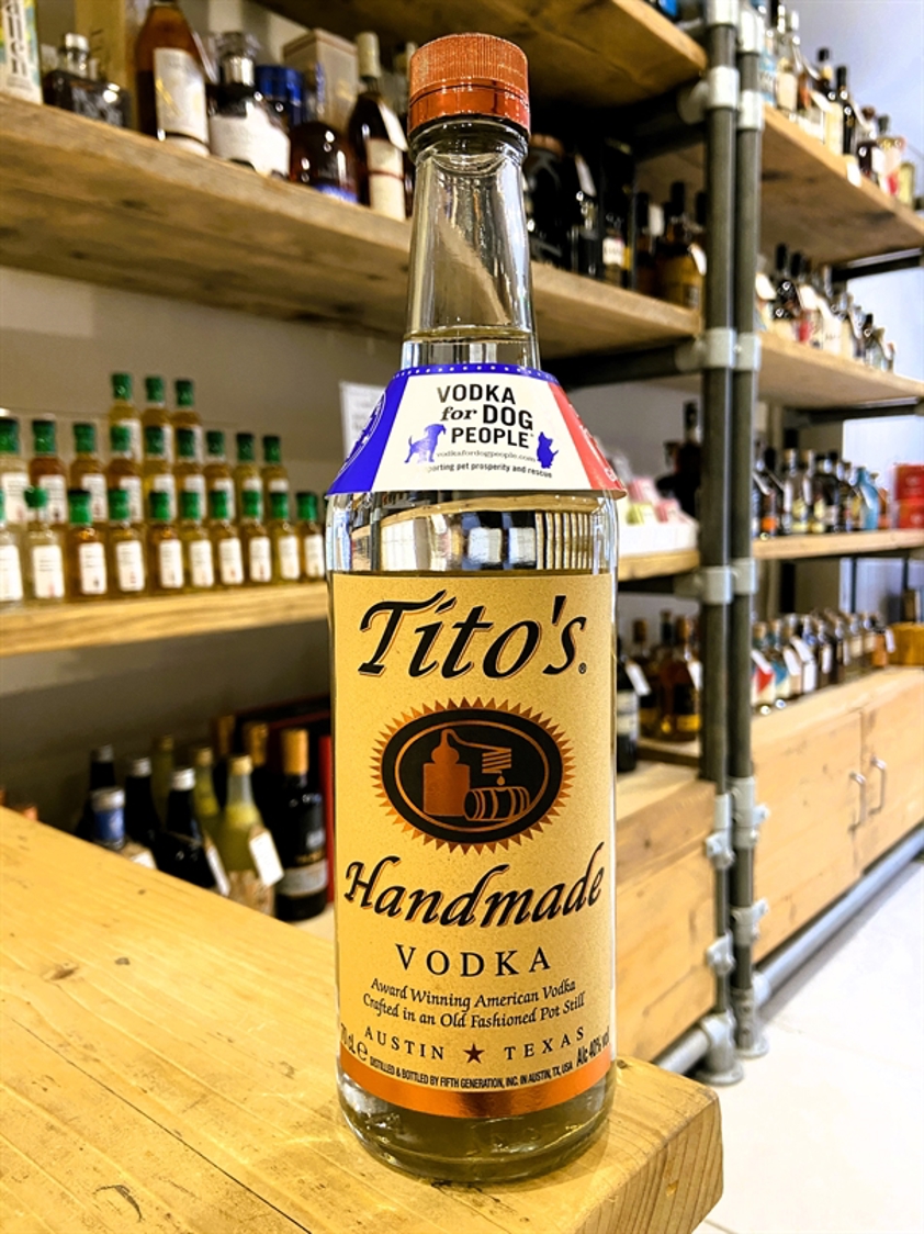 Tito's Handmade Vodka with FREE GIFTS 40% 70cl